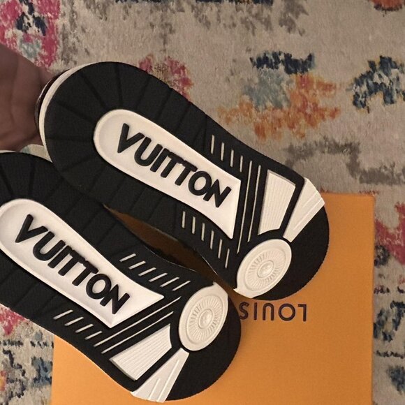 Louis Vuitton Trainers - Picture 3 of 4